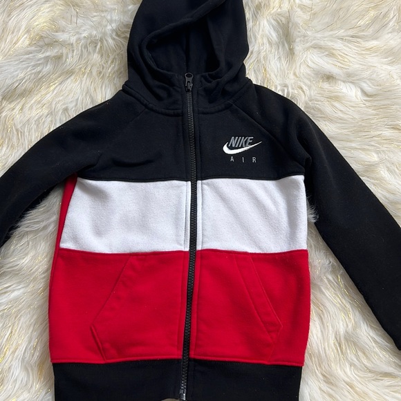 Nike Other - -‼️Final Price‼️ 🌹Hooded Nike Jacket🌹